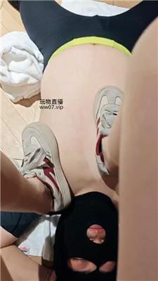 玉主子用脚丫玩虐废物家奴中 JS250227-21
