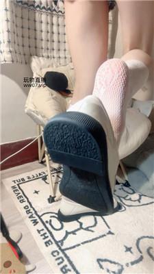 少女救赎进来舔鞋 250226-17