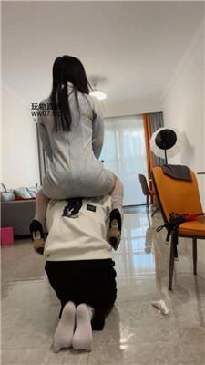 南月女神胯下物化家具奴-脚下喂食 JS250224-24