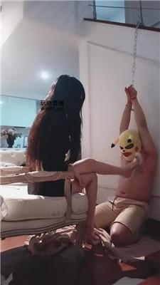 羽唯姐姐铁链吊绑强制虐打 bf50678