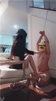 羽唯姐姐铁链吊绑强制虐打 bf50678