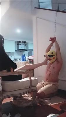 羽唯姐姐铁链吊绑强制虐打 bf50678