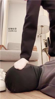 siu姐姐运动鞋脏臭棉袜碾压踩 bf50642