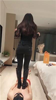 夏夏长靴踩踏-舔脏鞋-骑马耳光 bf50649