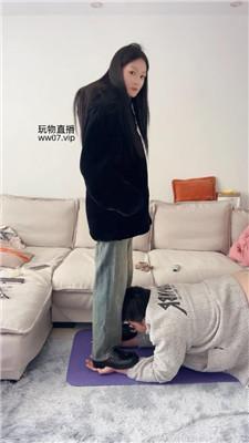 埋汰皮鞋玉足踩虐胖狗 JS250224-4