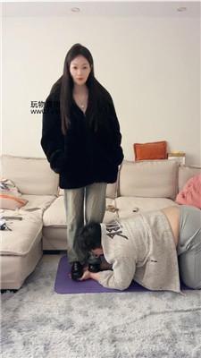 埋汰皮鞋玉足踩虐胖狗 JS250224-4