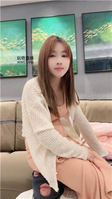 肉肉sama可爱S-白袜肉丝踩奴隶 bf50661