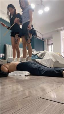 困困双S-白袜踩踏/骑马转胯/滴蜡/鞭打双视角版 bf50659