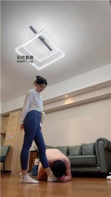 领主腿绞窒息/掐乳/踢裆深喉 bf50653