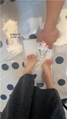 香芋朱朱骑马狗爬/重度sp/脚踩喂食/舔小白鞋白袜 JS250222-9