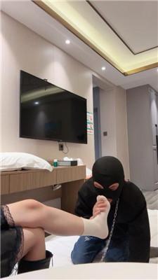 黛梦踩踏-长靴白袜玉足虐 bf50567