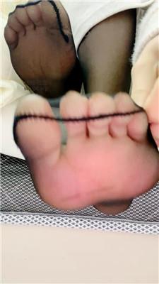 女神mio黑丝足你 250220-13