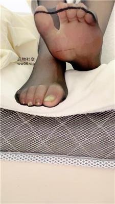 女神mio黑丝足你 250220-13