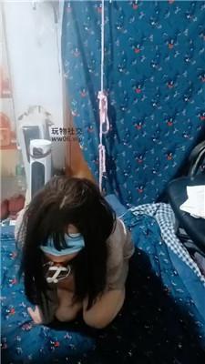 伪娘和人妻白袜脚踩蓬头垢面的狗 JS250222-11