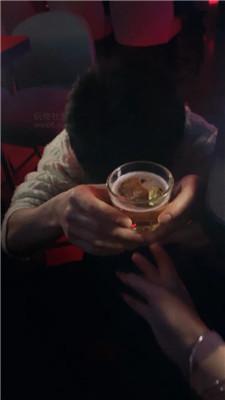 南月女神SM主题酒吧公开调奴 bf50582