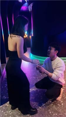 南月女神SM主题酒吧公开调奴 bf50582