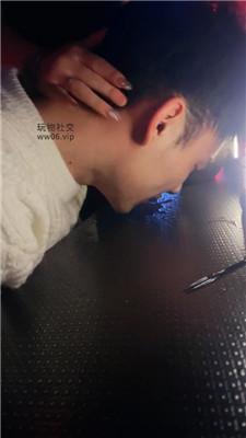 南月女神SM主题酒吧公开调奴 bf50582