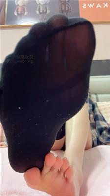 兔兔酱厚黑憋尿 250220-21