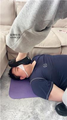 埋汰皮鞋踩虐狗继父 JS250221-13