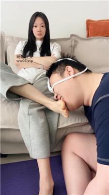 埋汰皮鞋踩虐狗继父 JS250221-13