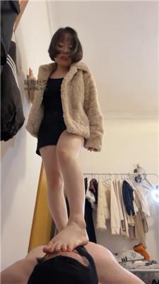 佳佳纹身小妹高跟长靴踩-玉足狂舔 bf50528