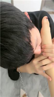 黑色夫人踩踏鞭打坐脸窒息 bf50536