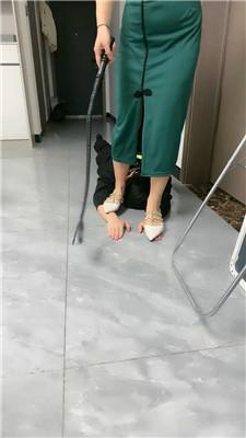 黑色夫人踩踏鞭打坐脸窒息 bf50536