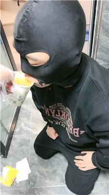 芮汐夫妻舔脏鞋底/吃烟灰/头压马桶吃泡面 JS250221-2