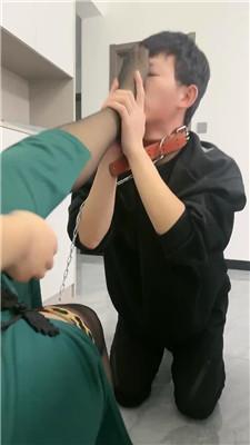 黑色夫人铆钉鞋黑丝插嘴恋足 JS250221-6