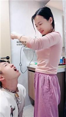 南月女神起床对狗撒气 bf50458