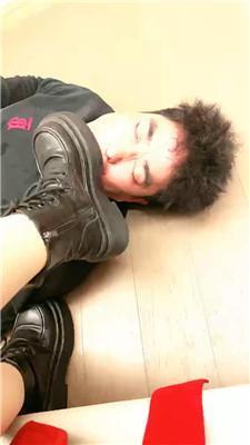 刘二狗清理大学生S的脏鞋 JS250220-6