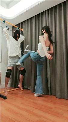 暴主牛仔裤女神-吊绑刑架暴揍 bf50514