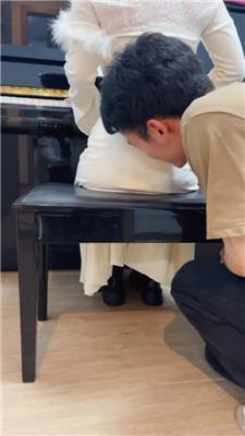 南月女神钢琴老师的脚下奴才-内裤套头 JS250302-2