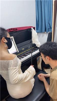 南月女神钢琴老师的脚下奴才-内裤套头 JS250302-2