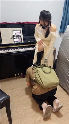 南月女神钢琴老师的脚下奴才-内裤套头 JS250302-2