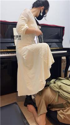 南月女神钢琴老师的脚下奴才-内裤套头 JS250302-2
