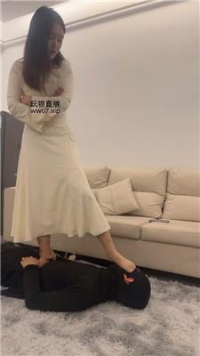 白鹭高贵小姐姐S-铆钉高跟首调 bf50869