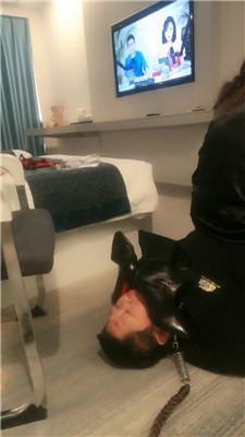 冰色圣水泡黑丝-清理脏高跟短靴 JS250302-1