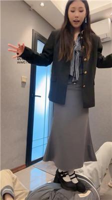 狗哥路边开发调-高跟皮鞋白袜踩 bf50863