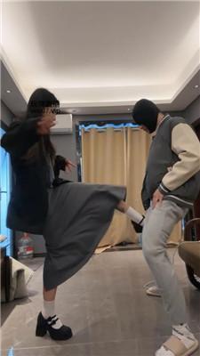 狗哥路边开发调-高跟皮鞋白袜踩 bf50863