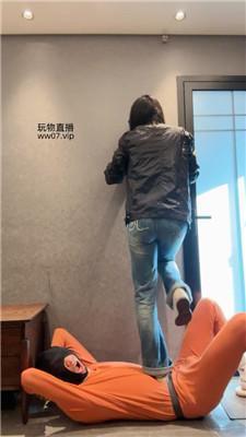 狗哥帆布鞋踩踏/手捂口鼻/踢裆 bf50872