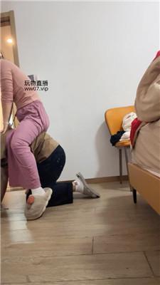 南月女神犬奴伺候主人起床洗漱 JS250301-3