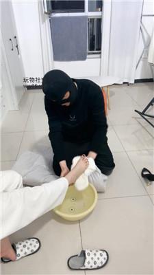 大小姐甘愿做姐妹花的脚下奴 JS250219-10