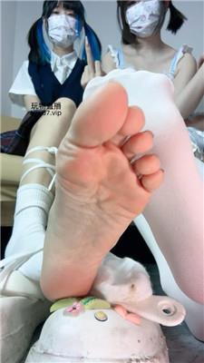 黑心小魔女上贡死妈乳母 250227-4