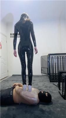 木万皮衣女神-连环耳光/高跟长靴踩/囚禁狗笼 bf50839