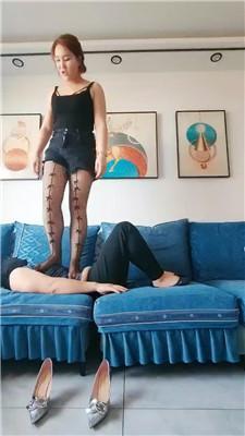 李老师高跟网袜全体重踩踏双视角版JS250228-34