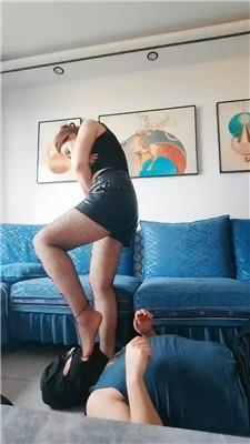 李老师高跟网袜全体重踩踏双视角版JS250228-34