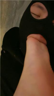 欲S近距离玉足狂舔 JS250228-35