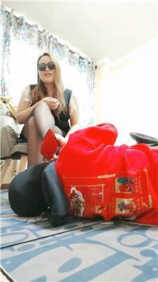 平凡高跟黑丝踩踏鞭打 JS250301-2