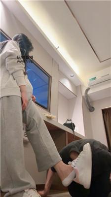 妮蔻运动后原味船袜虐骚狗 bf50838